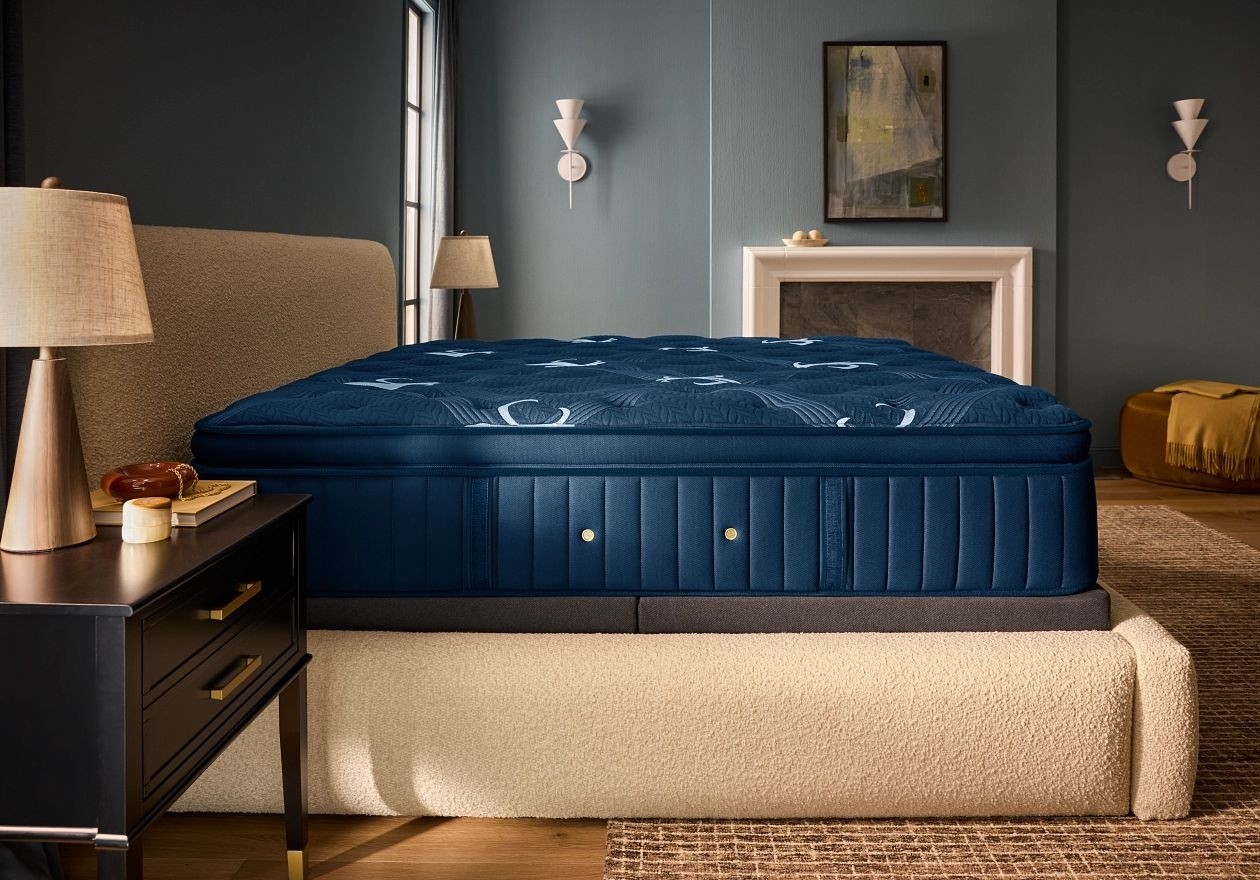 Side Profile of a pillow top estate mattress