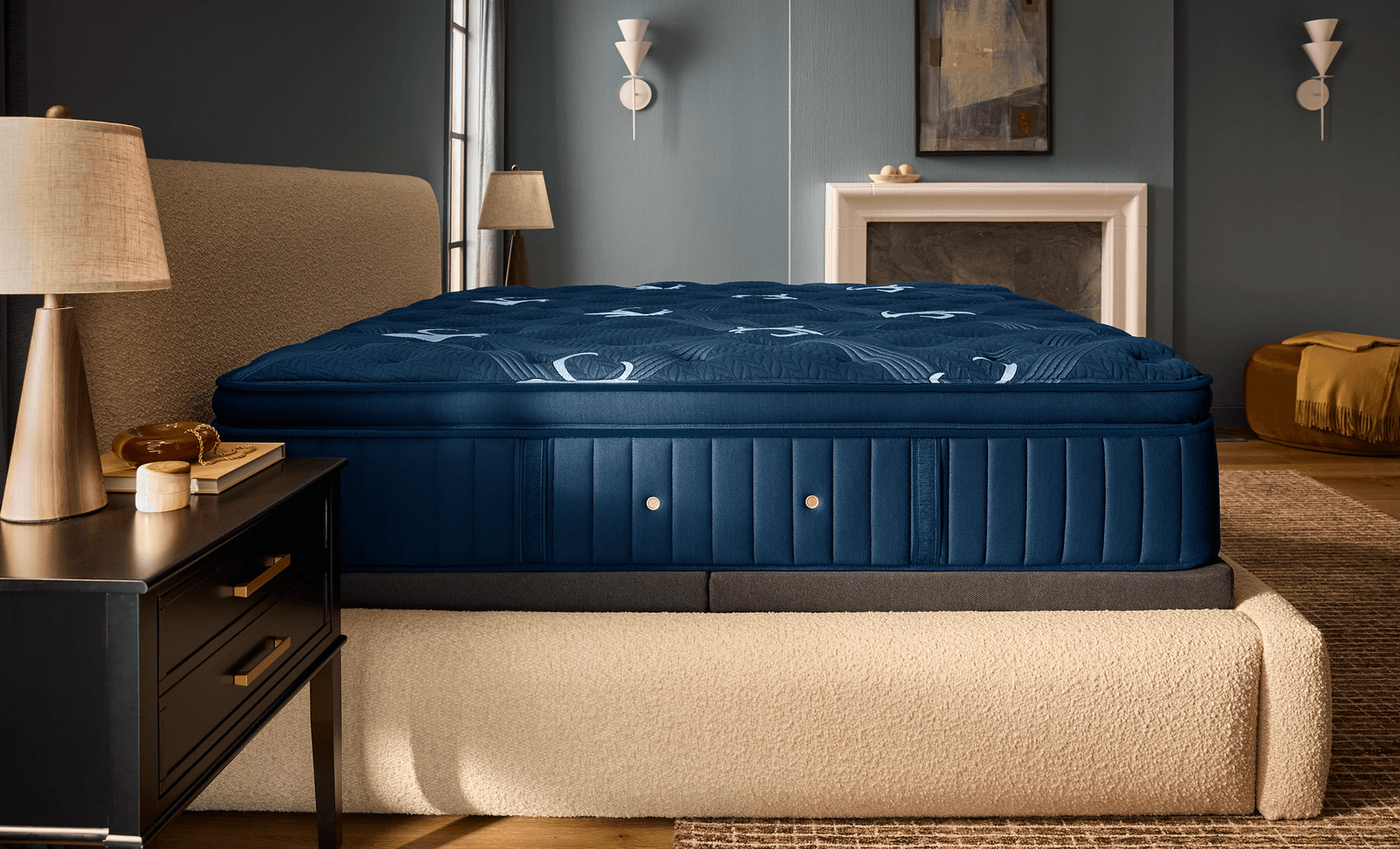 Side profile of an estate mattress