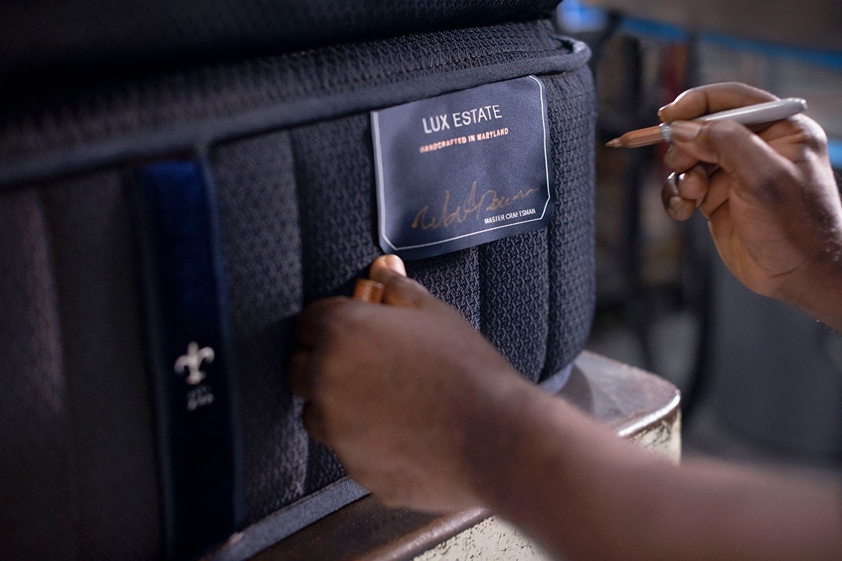 Craftsman Signing Lux Estate Bed